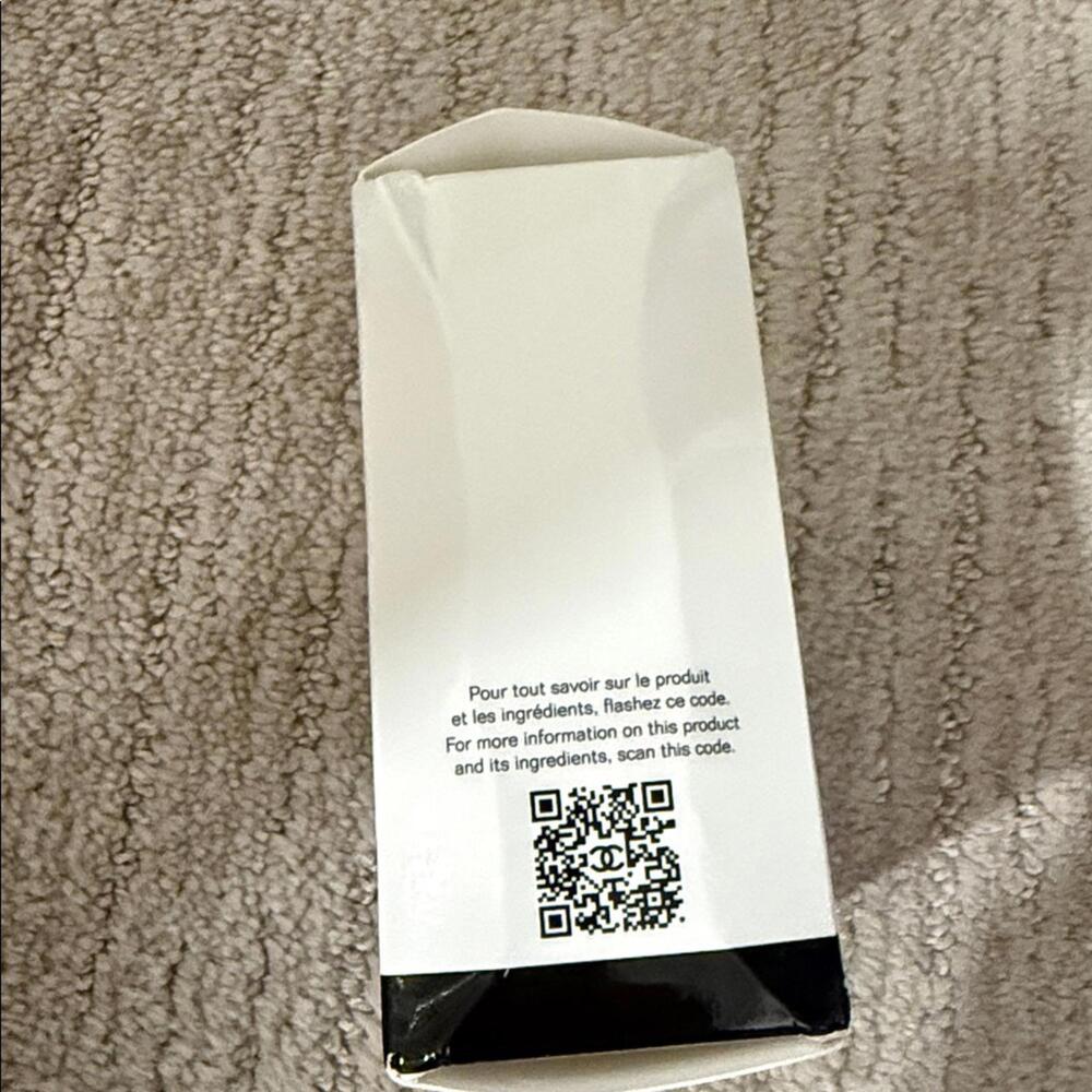 CHANEL La Crème Main Hand Lotion Denim Pouch - Picture 4 of 6